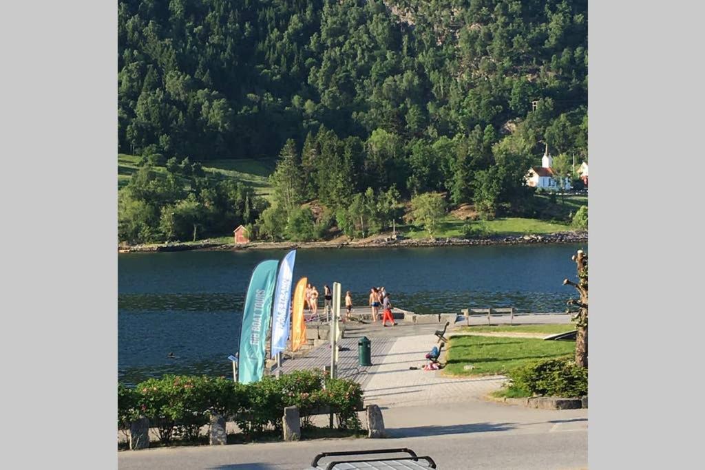 Balestrand Fjordapartments Holmen 19A Bagian luar foto