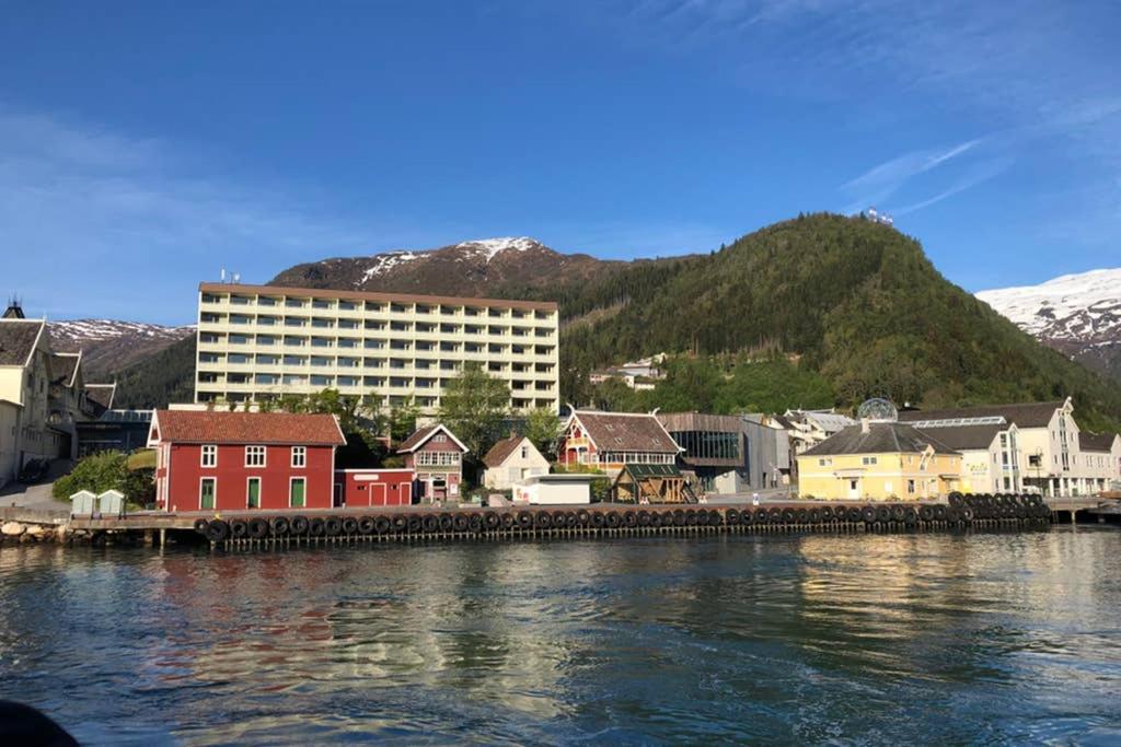 Balestrand Fjordapartments Holmen 19A Bagian luar foto