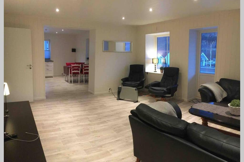 Balestrand Fjordapartments Holmen 19A Bagian luar foto