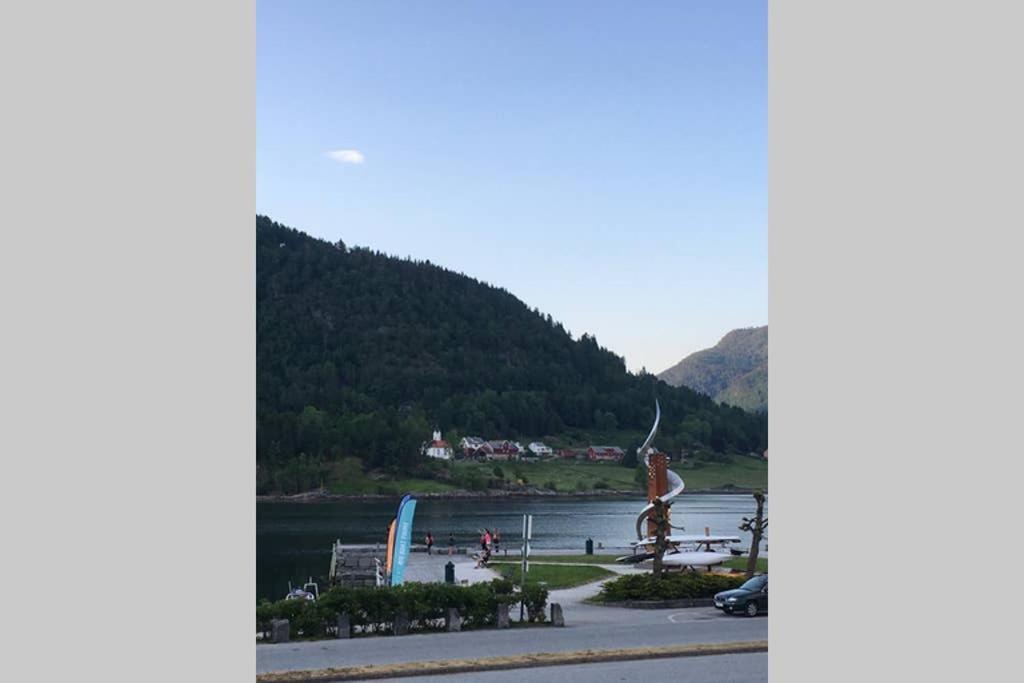 Balestrand Fjordapartments Holmen 19A Bagian luar foto