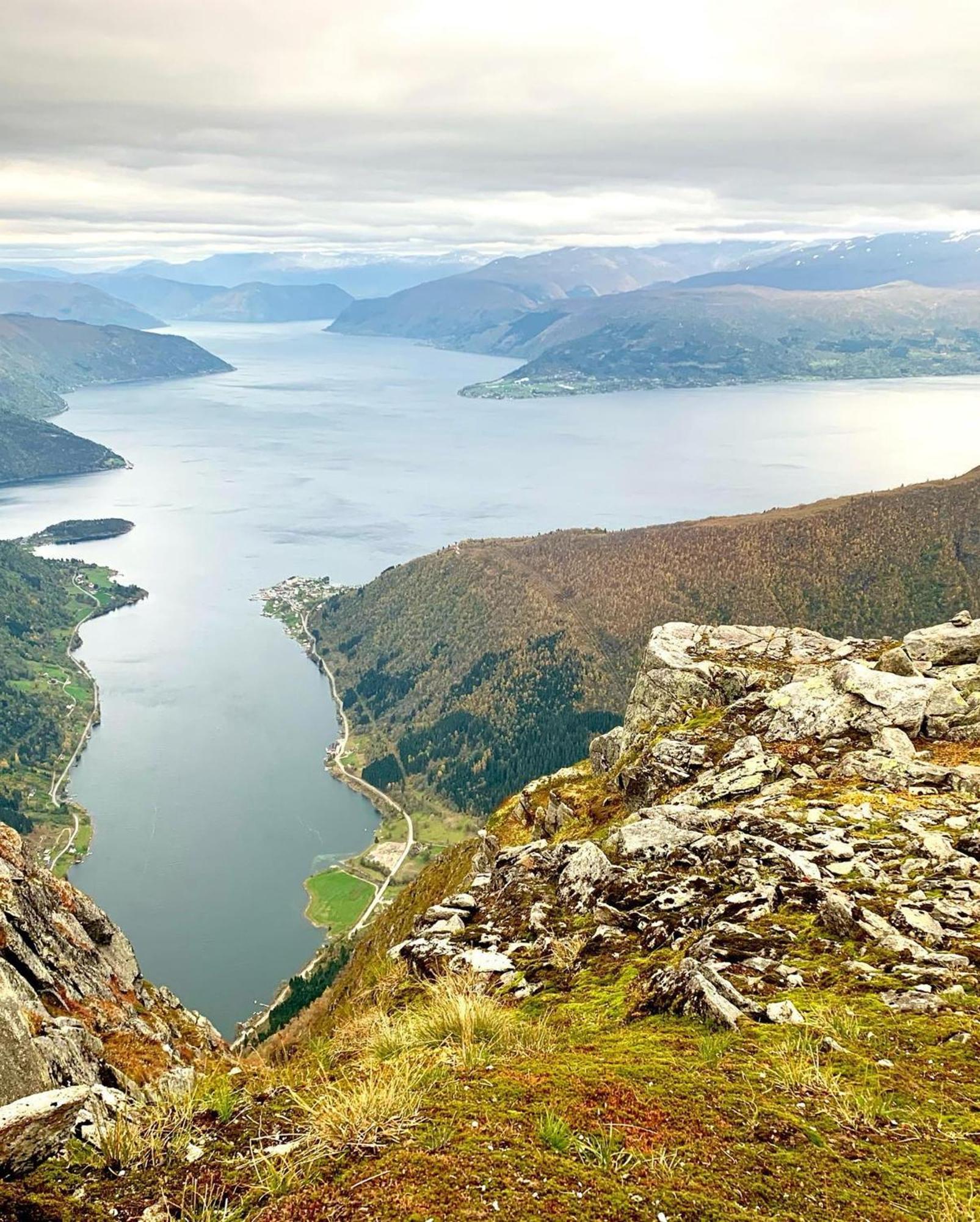 Balestrand Fjordapartments Holmen 19A Bagian luar foto